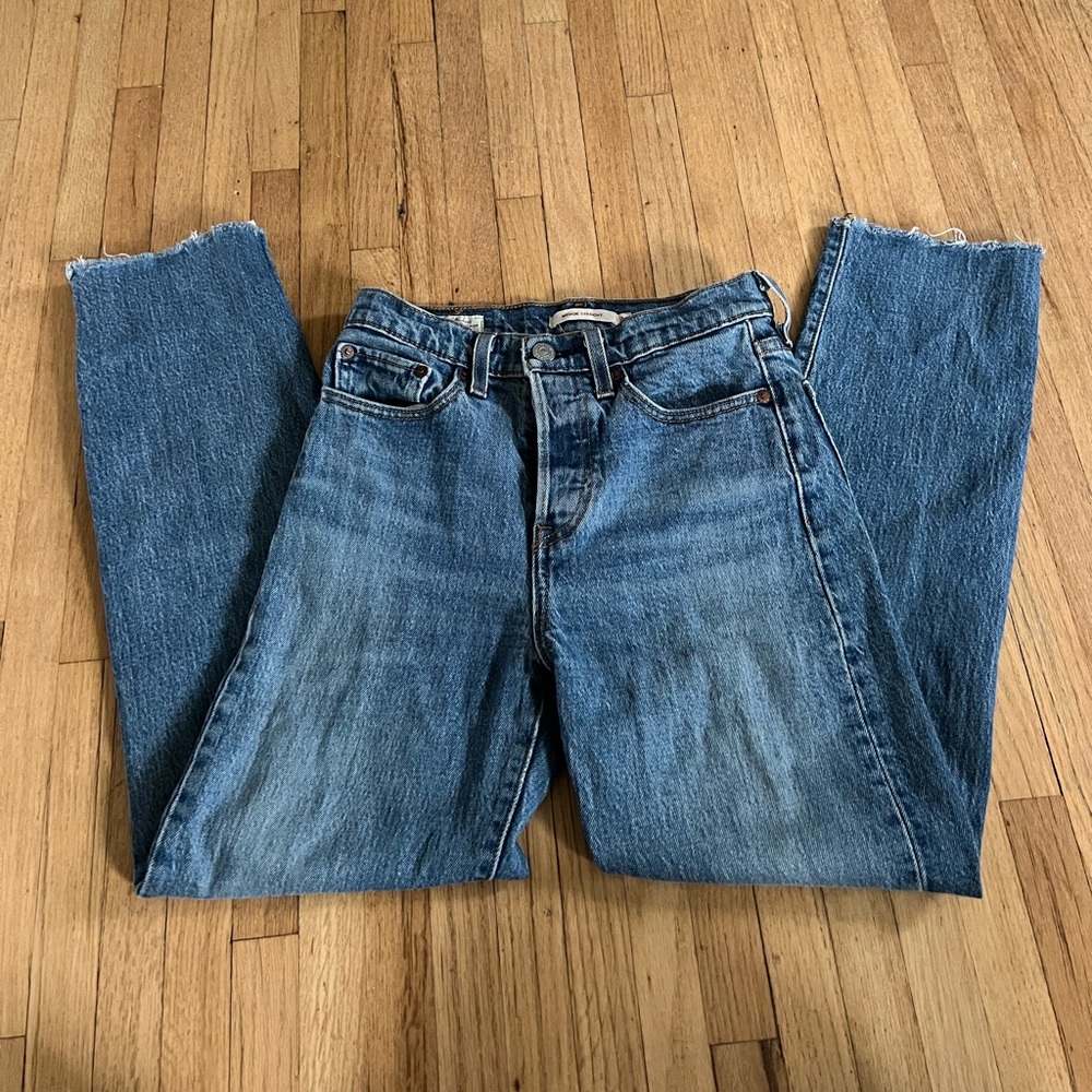Levi’s Wedgie Straight Jeans!